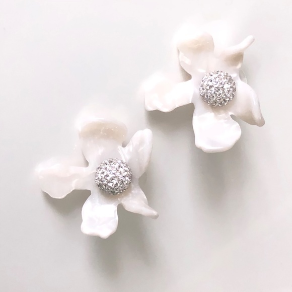 New Lele Sadoughi Crystal Lily Button Earr… - Picture 3 of 10